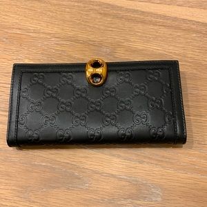 Gucci Guccissma leather logo wallet black